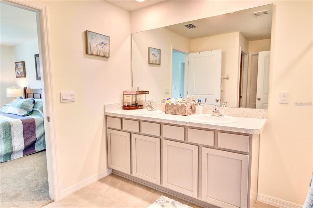 En Venta: $327,500 (4 camas, 2 baños, 1867 Pies cuadrados)