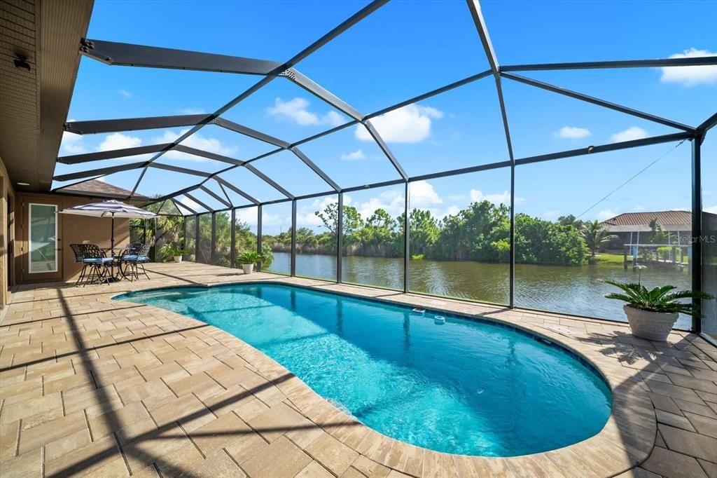En Venta: $749,000 (3 camas, 2 baños, 2083 Pies cuadrados)