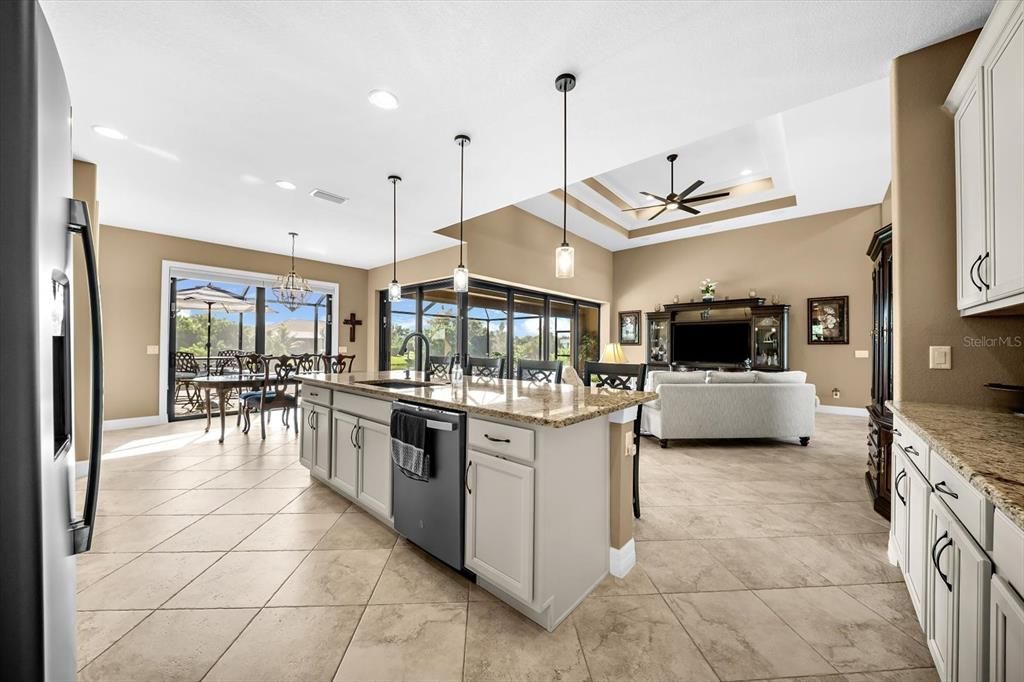 En Venta: $749,000 (3 camas, 2 baños, 2083 Pies cuadrados)