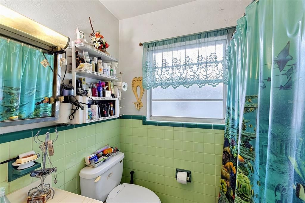 На продажу: $369,990 (4 спален, 3 ванн, 1823 Квадратных фут)