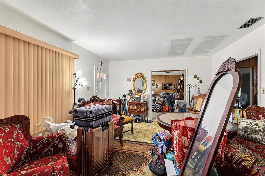 На продажу: $369,990 (4 спален, 3 ванн, 1823 Квадратных фут)