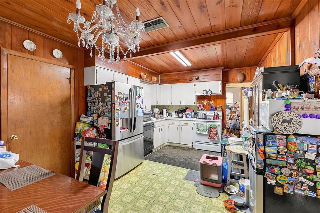 На продажу: $369,990 (4 спален, 3 ванн, 1823 Квадратных фут)