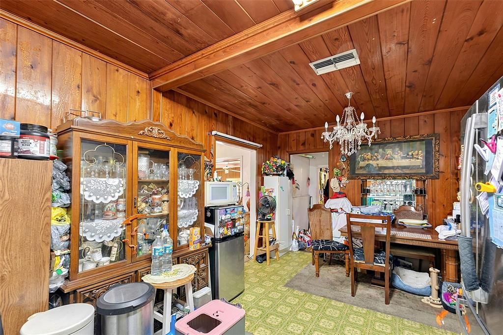 На продажу: $369,990 (4 спален, 3 ванн, 1823 Квадратных фут)