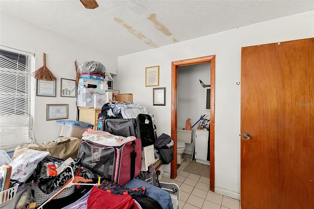 На продажу: $369,990 (4 спален, 3 ванн, 1823 Квадратных фут)