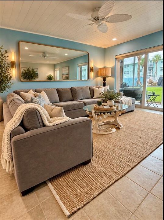 For Rent: $3,000 (2 beds, 2 baths, 958 Square Feet)