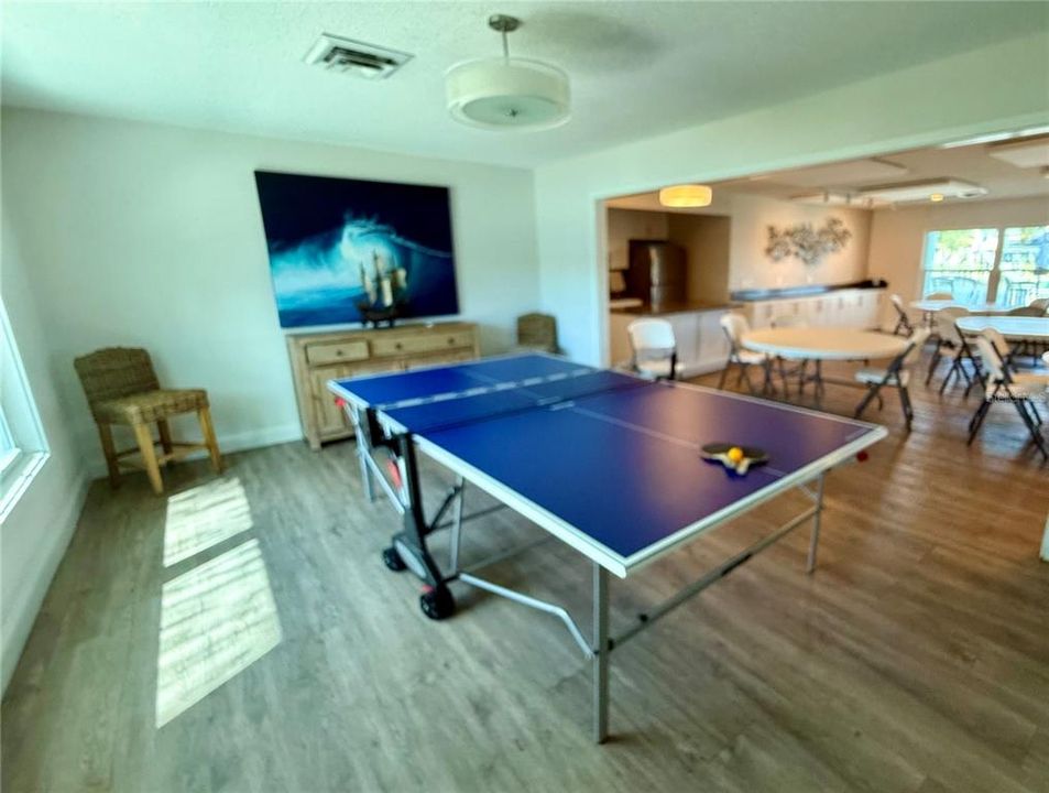 For Rent: $3,000 (2 beds, 2 baths, 958 Square Feet)