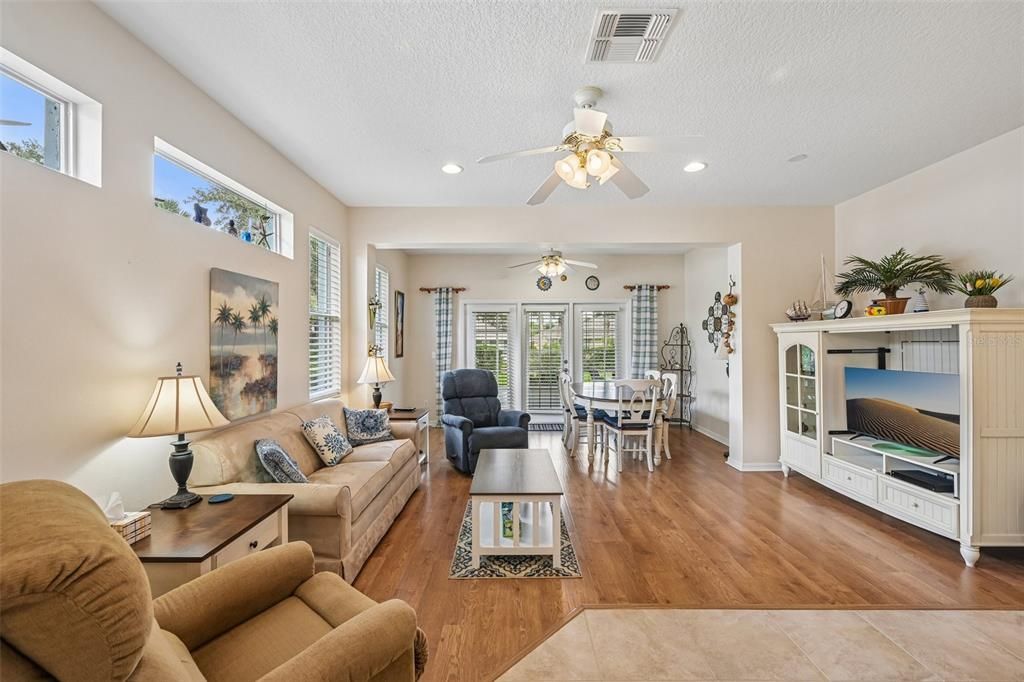 For Sale: $239,900 (3 beds, 2 baths, 1429 Square Feet)