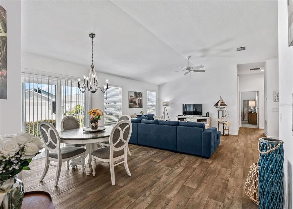 For Sale: $339,000 (3 beds, 2 baths, 1426 Square Feet)