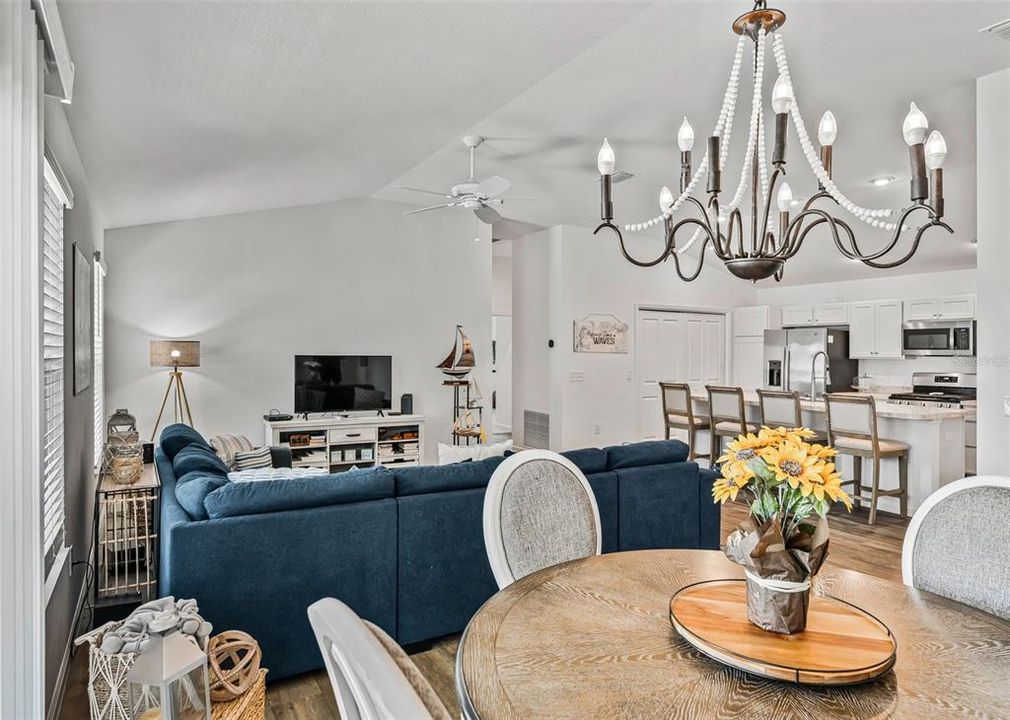 For Sale: $339,000 (3 beds, 2 baths, 1426 Square Feet)
