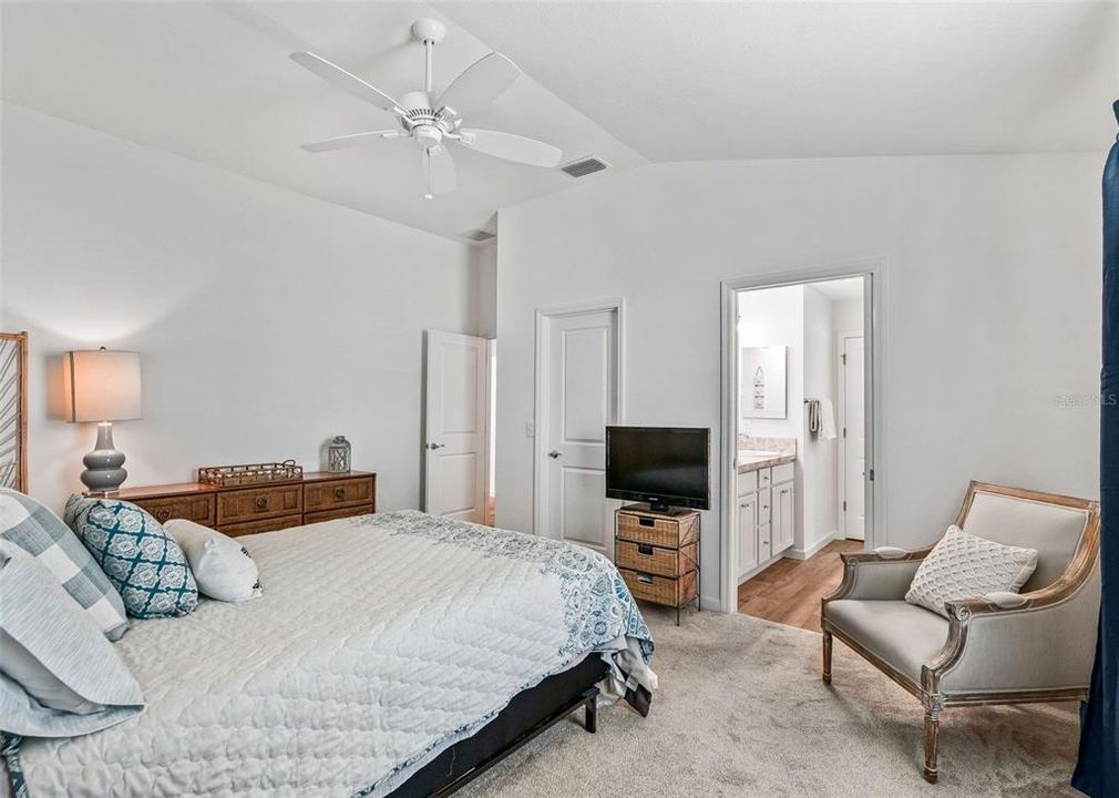For Sale: $339,000 (3 beds, 2 baths, 1426 Square Feet)