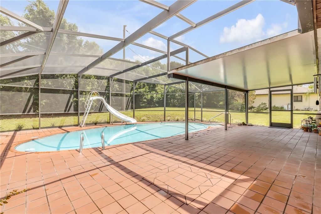 На продажу: $335,000 (4 спален, 3 ванн, 1745 Квадратных фут)