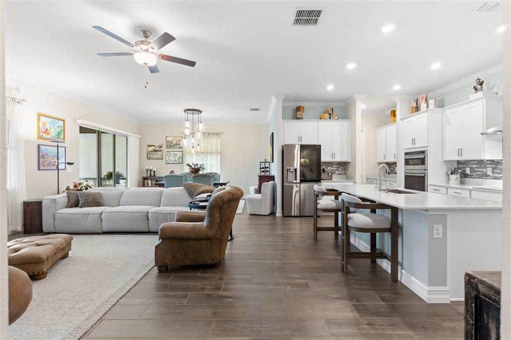 For Sale: $525,000 (2 beds, 2 baths, 2264 Square Feet)