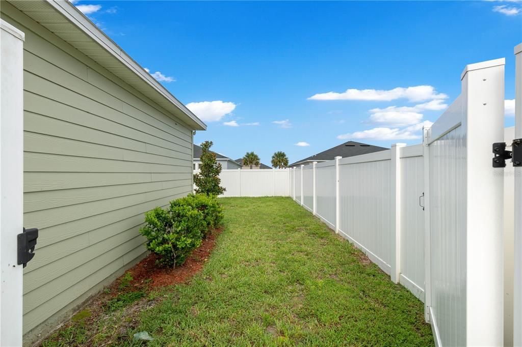For Sale: $373,500 (4 beds, 3 baths, 2598 Square Feet)