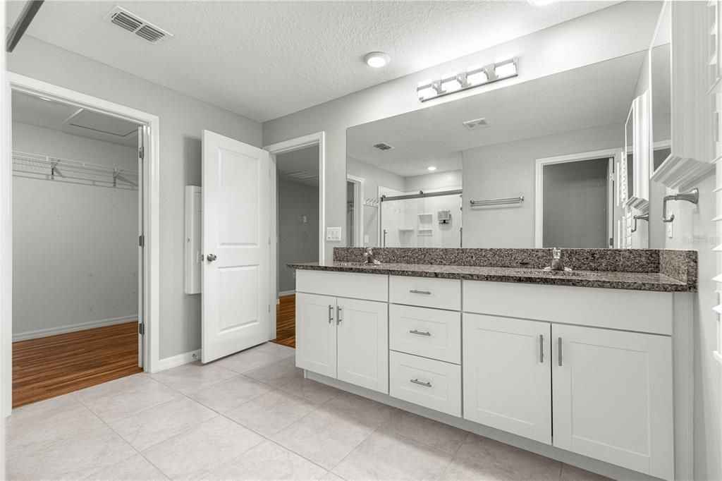 For Sale: $373,500 (4 beds, 3 baths, 2598 Square Feet)