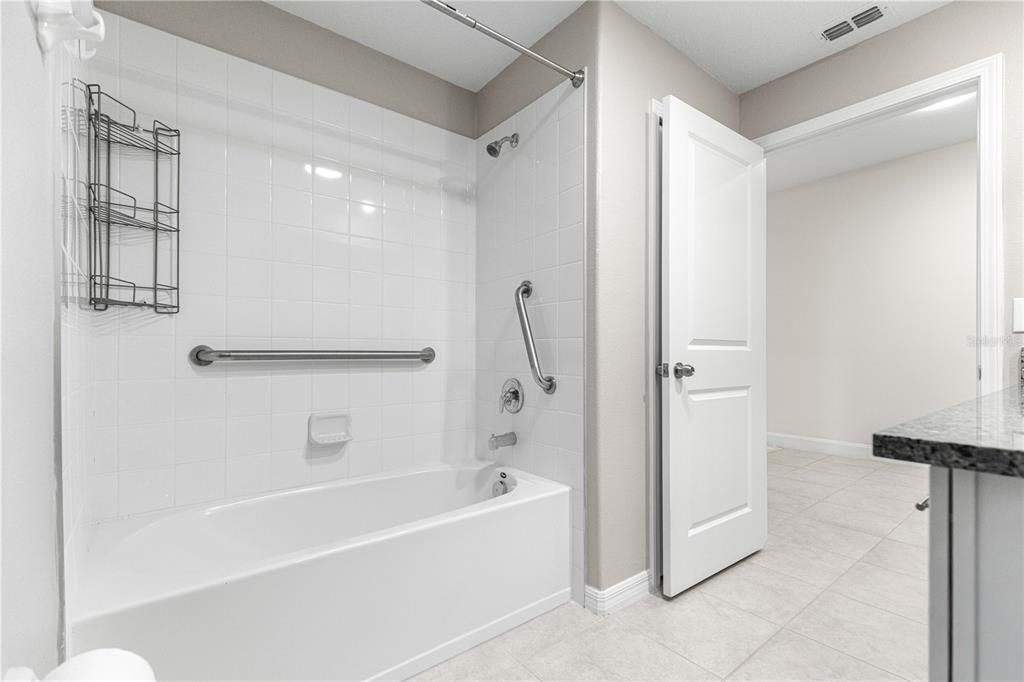 For Sale: $373,500 (4 beds, 3 baths, 2598 Square Feet)