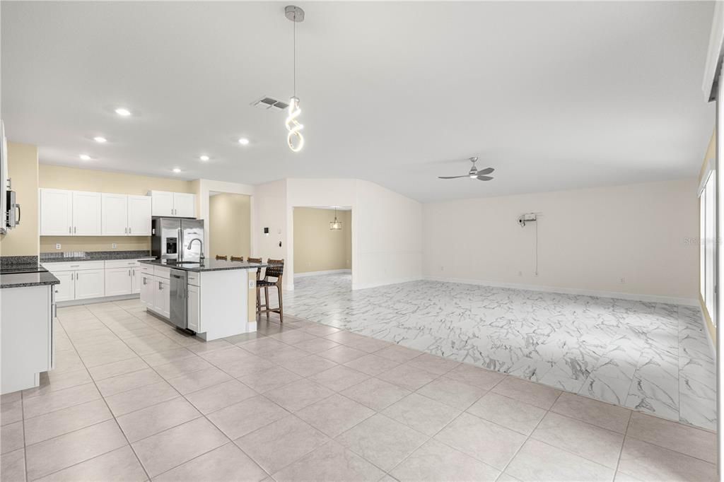 For Sale: $373,500 (4 beds, 3 baths, 2598 Square Feet)