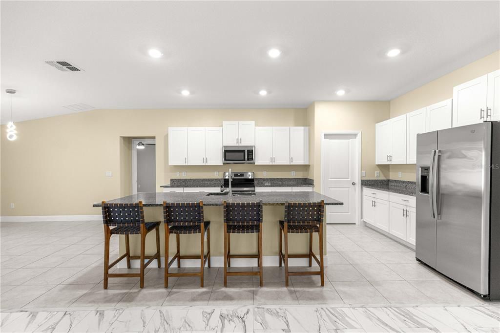 For Sale: $373,500 (4 beds, 3 baths, 2598 Square Feet)
