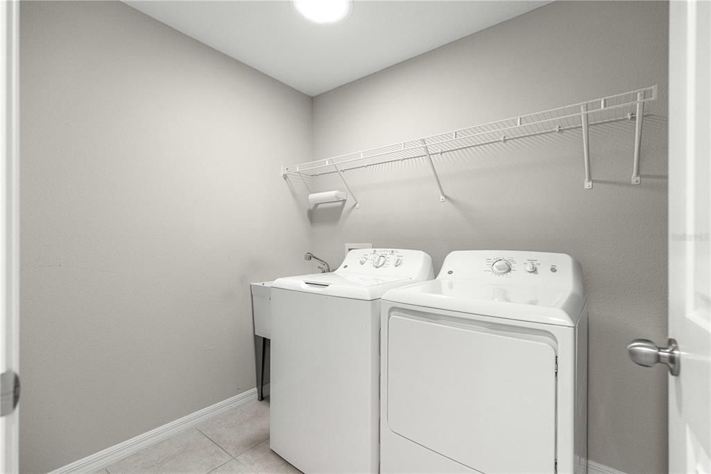For Sale: $373,500 (4 beds, 3 baths, 2598 Square Feet)
