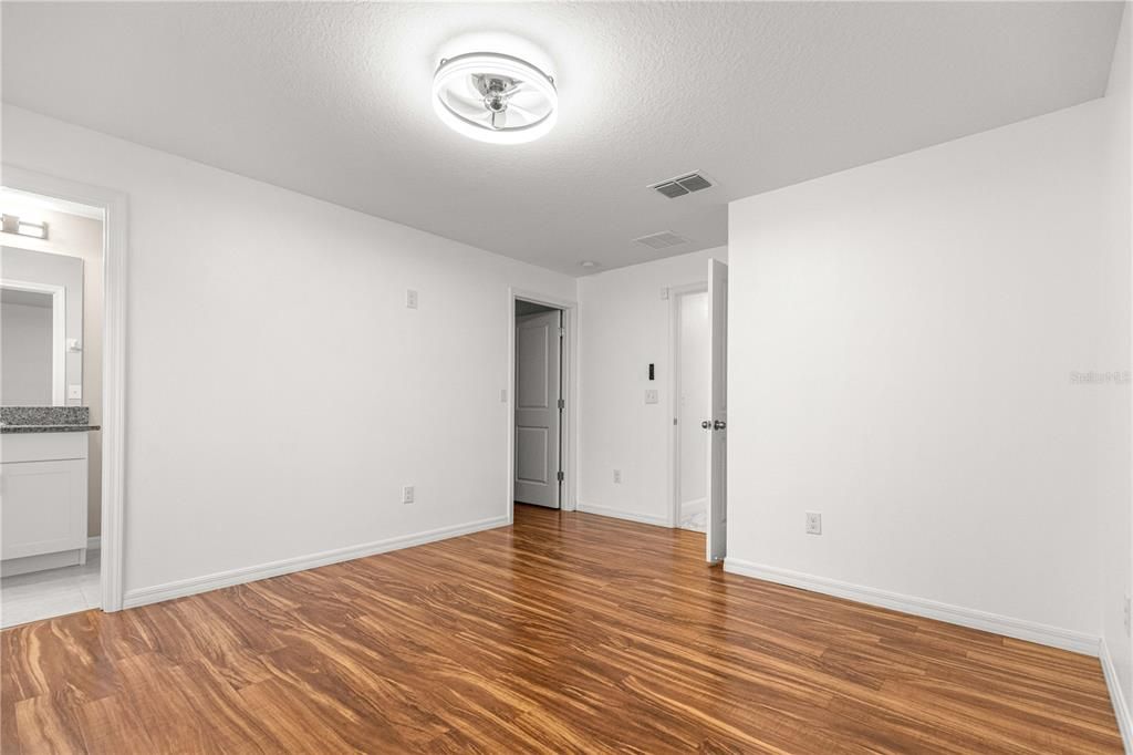 For Sale: $373,500 (4 beds, 3 baths, 2598 Square Feet)