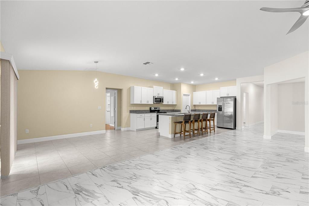 For Sale: $373,500 (4 beds, 3 baths, 2598 Square Feet)