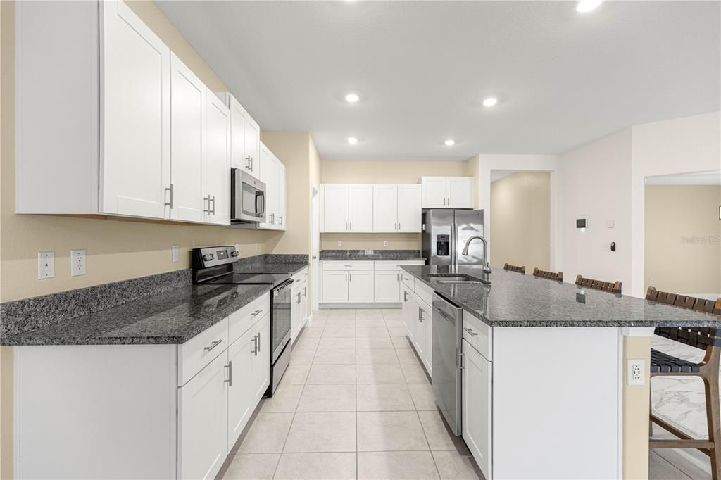 For Sale: $373,500 (4 beds, 3 baths, 2598 Square Feet)