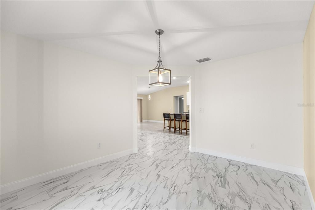 For Sale: $373,500 (4 beds, 3 baths, 2598 Square Feet)