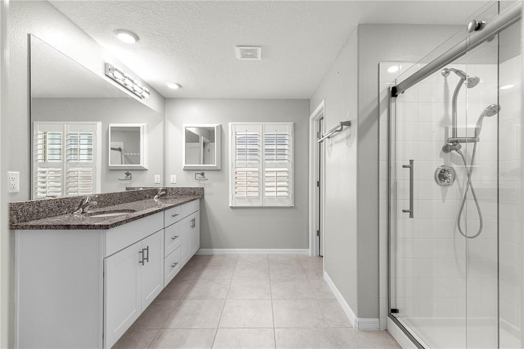 For Sale: $373,500 (4 beds, 3 baths, 2598 Square Feet)