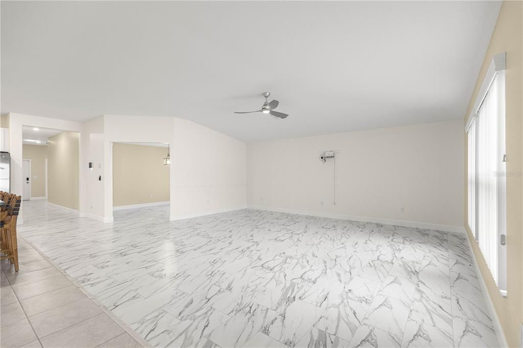 For Sale: $373,500 (4 beds, 3 baths, 2598 Square Feet)