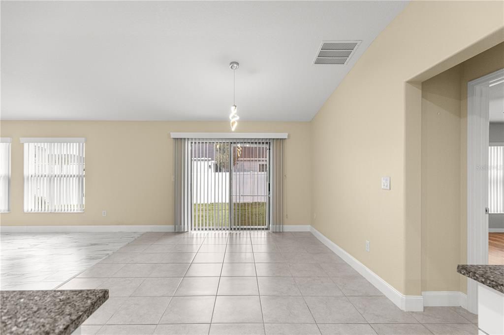 For Sale: $373,500 (4 beds, 3 baths, 2598 Square Feet)
