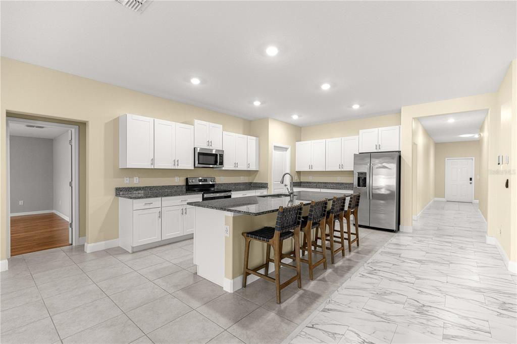 For Sale: $373,500 (4 beds, 3 baths, 2598 Square Feet)