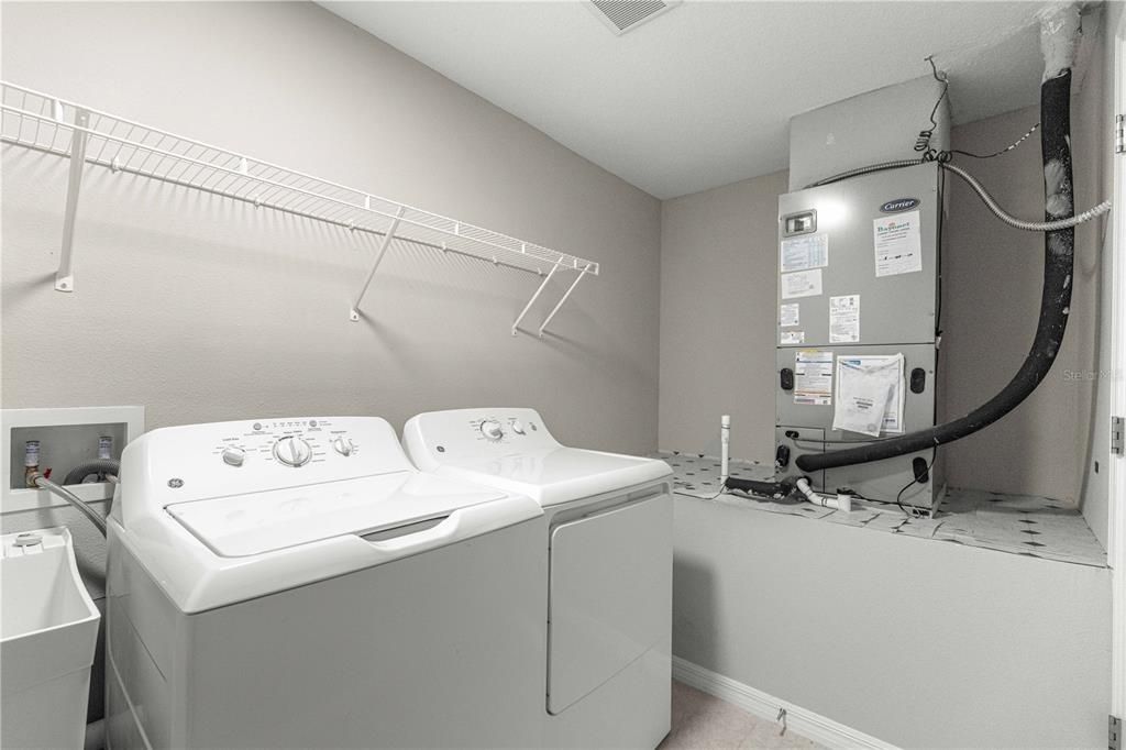 For Sale: $373,500 (4 beds, 3 baths, 2598 Square Feet)