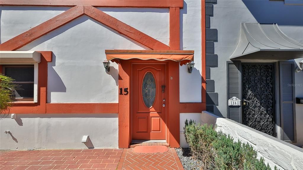 For Sale: $219,000 (2 beds, 1 baths, 1320 Square Feet)