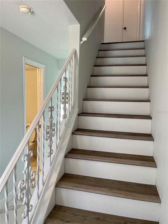 For Sale: $219,000 (2 beds, 1 baths, 1320 Square Feet)