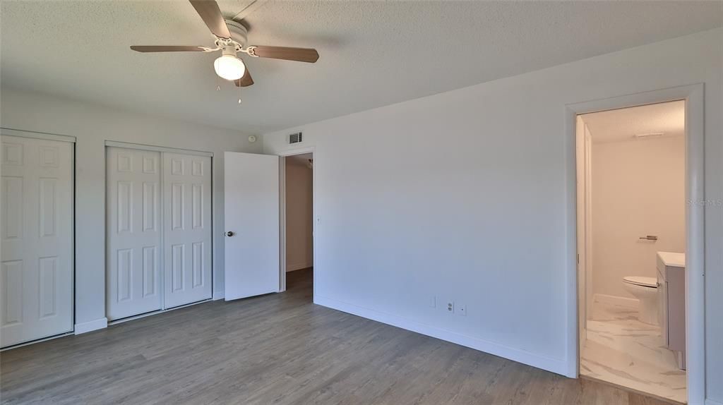 For Sale: $219,000 (2 beds, 1 baths, 1320 Square Feet)