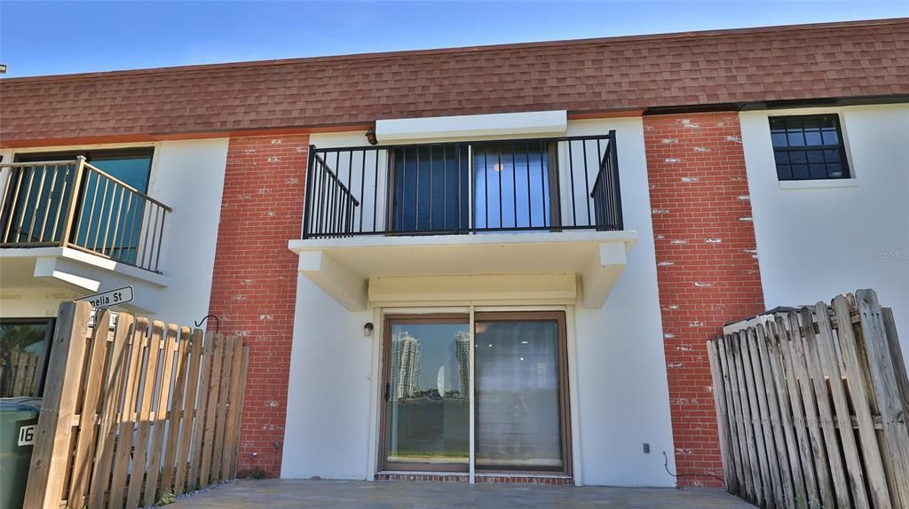 For Sale: $219,000 (2 beds, 1 baths, 1320 Square Feet)