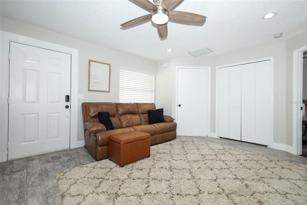 For Sale: $315,000 (3 beds, 2 baths, 1110 Square Feet)