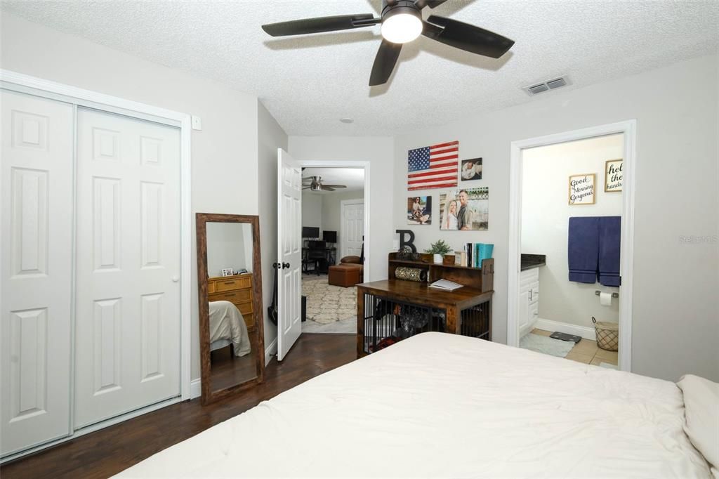 For Sale: $315,000 (3 beds, 2 baths, 1110 Square Feet)