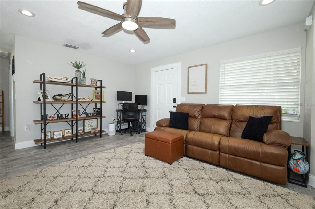 For Sale: $315,000 (3 beds, 2 baths, 1110 Square Feet)