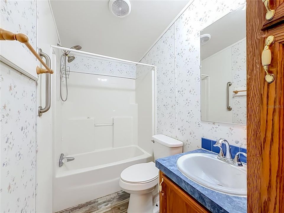На продажу: $260,000 (3 спален, 2 ванн, 1728 Квадратных фут)
