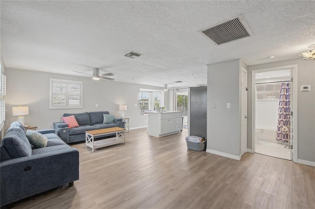 En Venta: $345,000 (3 camas, 2 baños, 1176 Pies cuadrados)