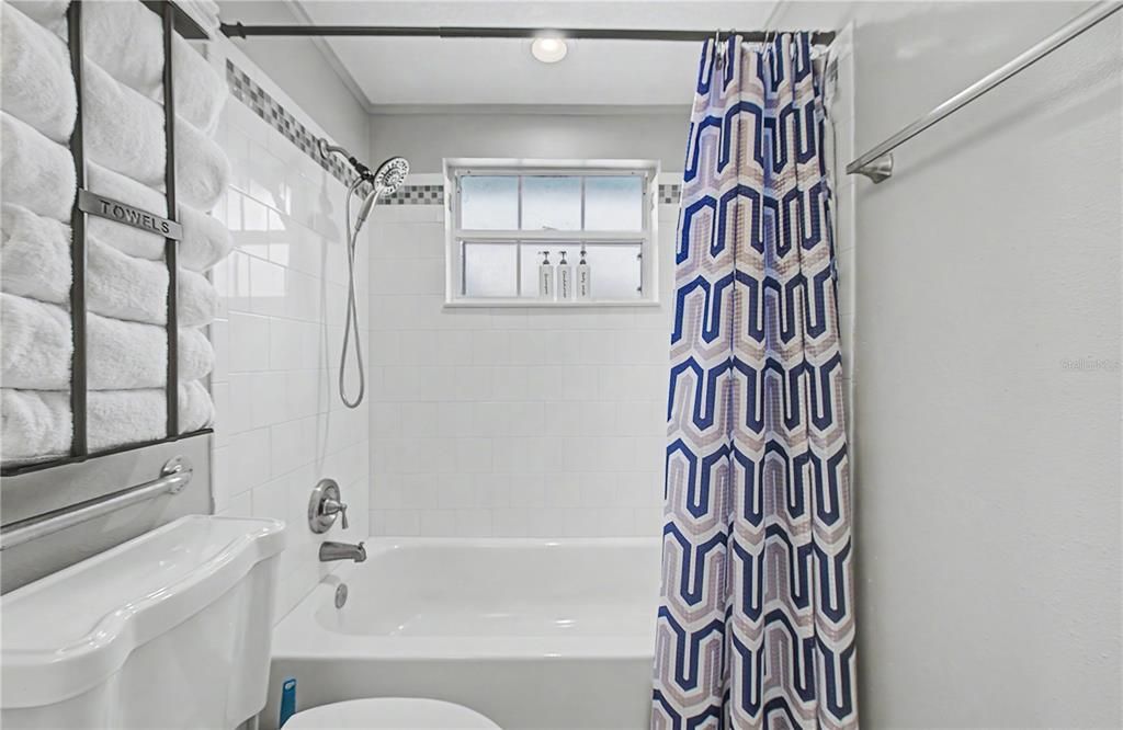 En Venta: $345,000 (3 camas, 2 baños, 1176 Pies cuadrados)
