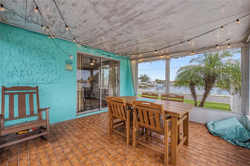 En Venta: $345,000 (3 camas, 2 baños, 1176 Pies cuadrados)