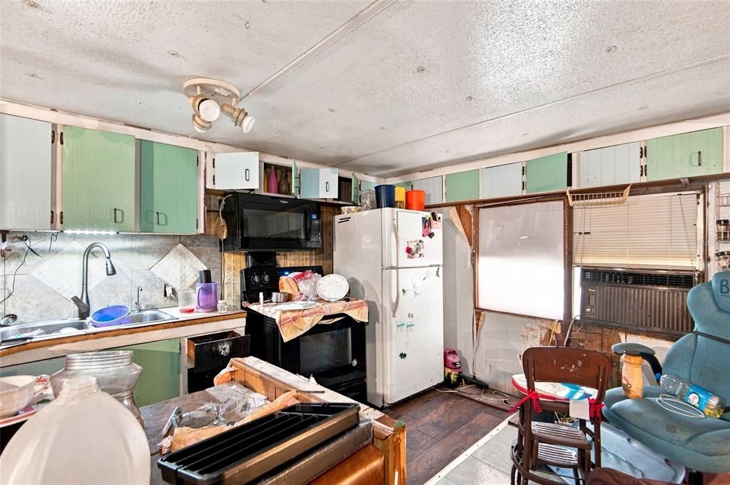 На продажу: $229,900 (3 спален, 2 ванн, 1680 Квадратных фут)