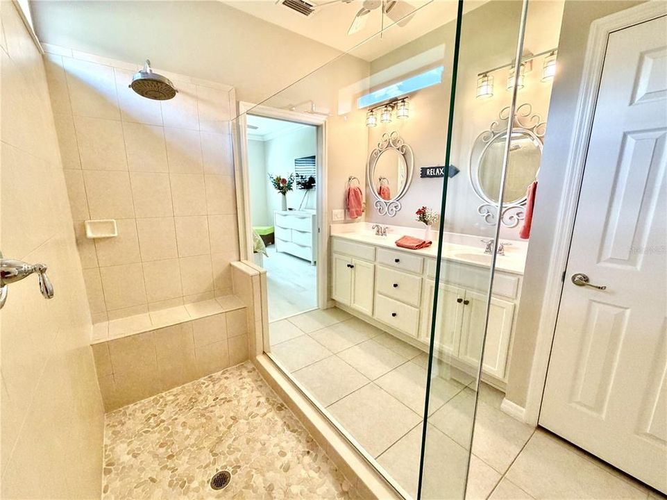 En Venta: $379,000 (2 camas, 2 baños, 1698 Pies cuadrados)
