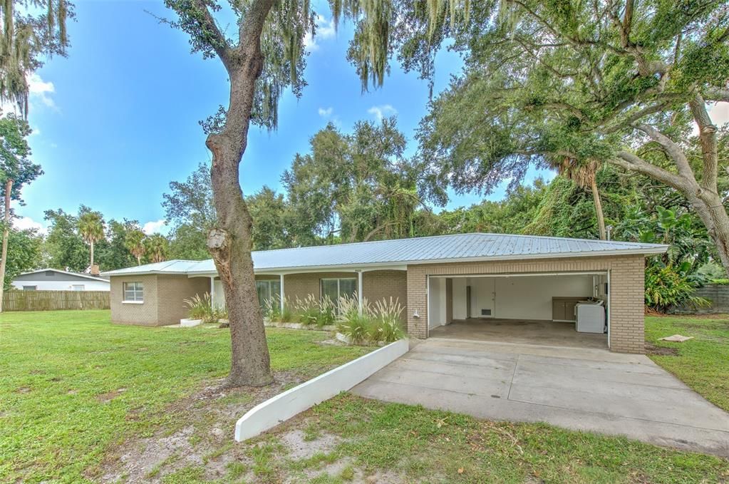 For Sale: $450,000 (2 beds, 2 baths, 1588 Square Feet)
