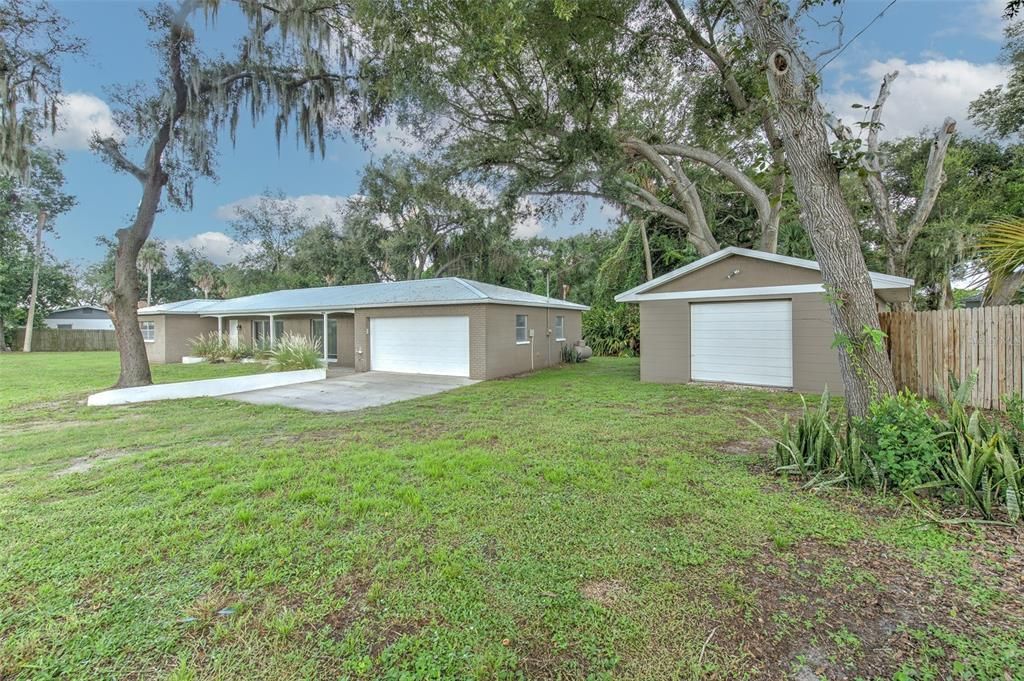 For Sale: $450,000 (2 beds, 2 baths, 1588 Square Feet)