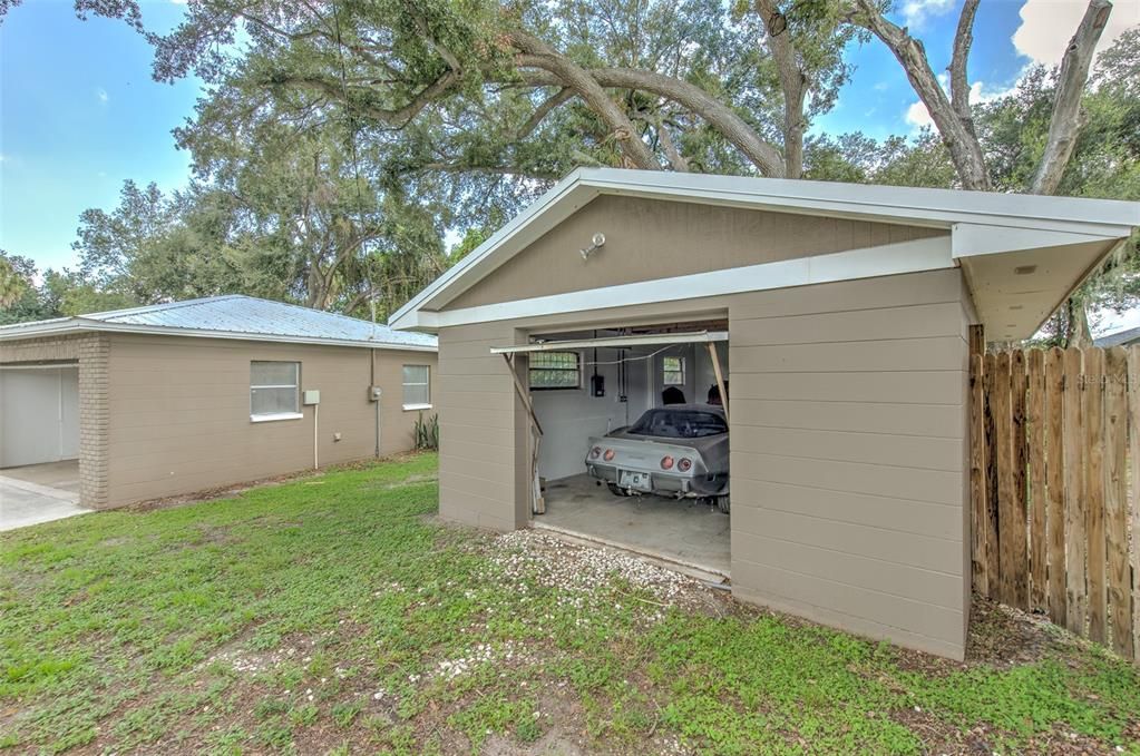 For Sale: $450,000 (2 beds, 2 baths, 1588 Square Feet)