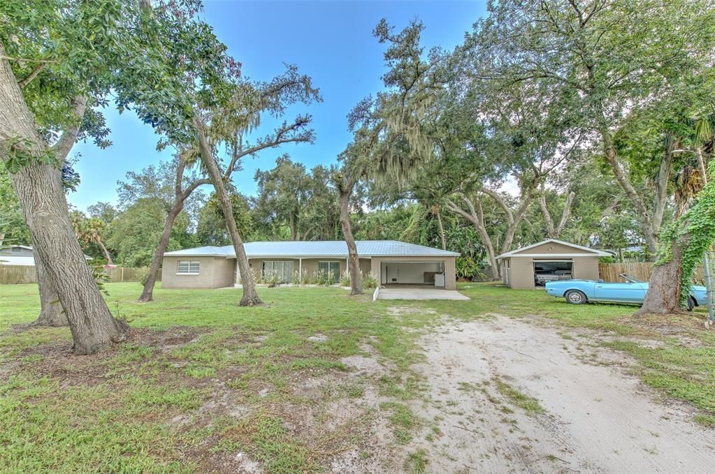For Sale: $450,000 (2 beds, 2 baths, 1588 Square Feet)