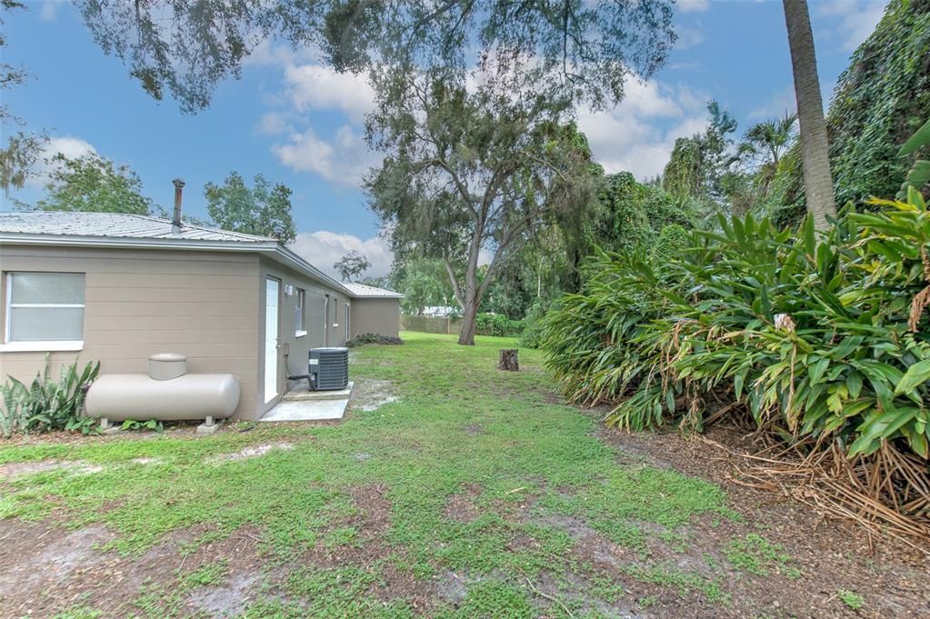 For Sale: $450,000 (2 beds, 2 baths, 1588 Square Feet)