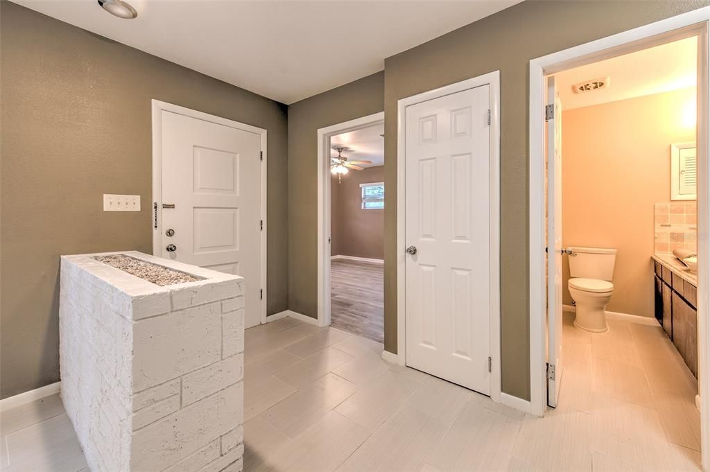 For Sale: $450,000 (2 beds, 2 baths, 1588 Square Feet)